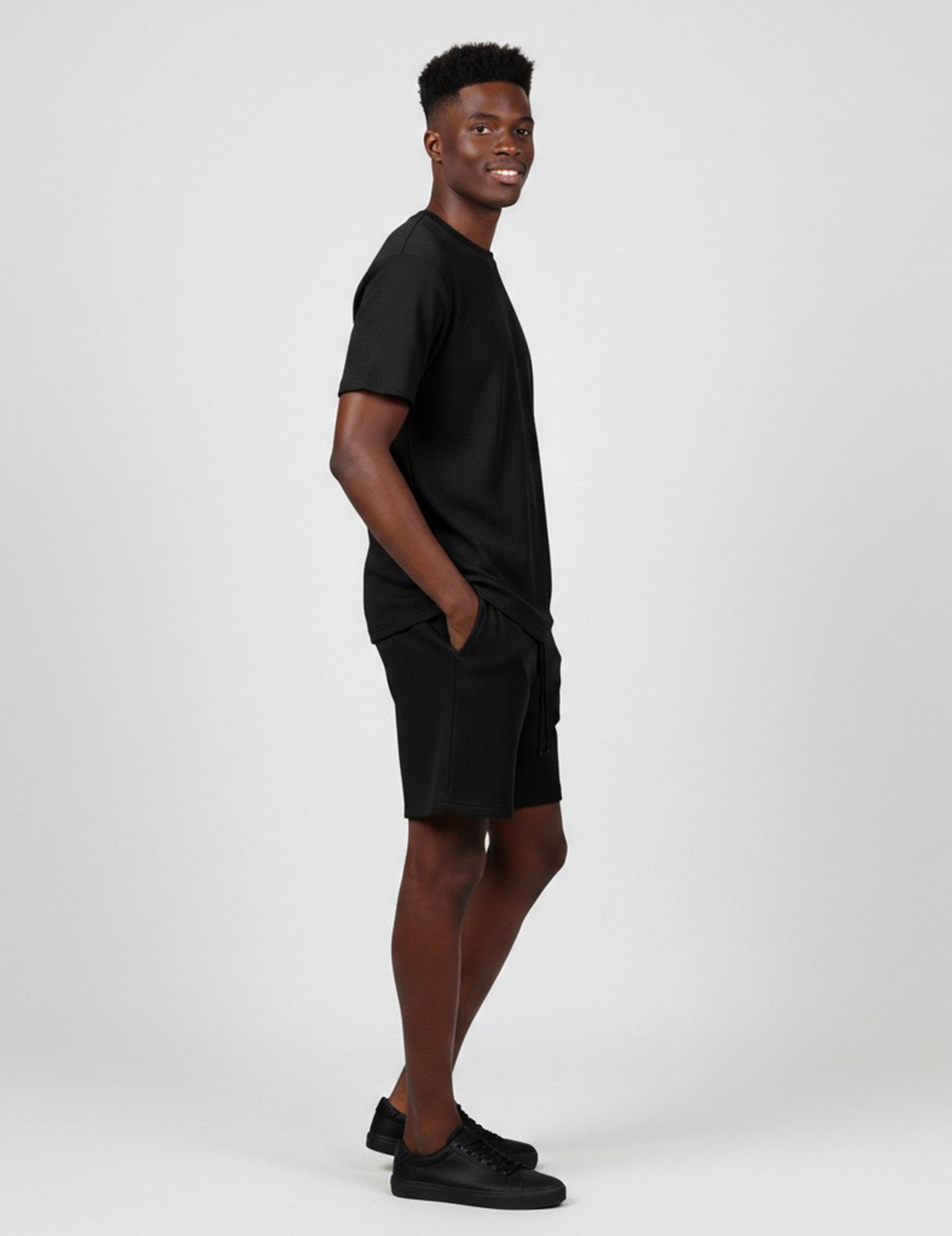 Men's Short Sleeve Textured T-Shirt & Shorts (Black)
